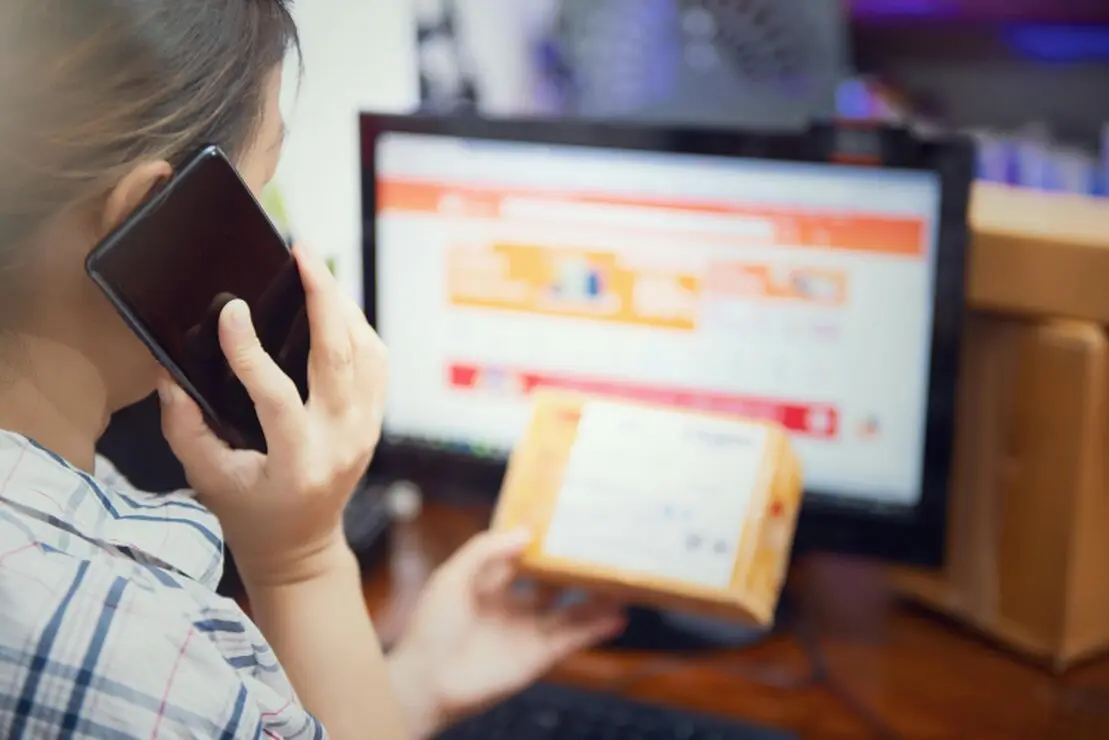 Online marketing a sociálne siete na monitore